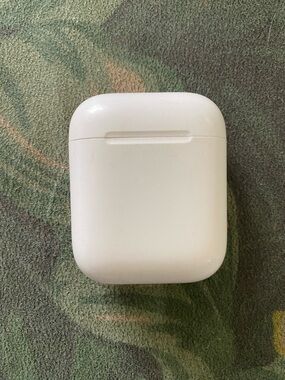 Apple 1st gen AirPods